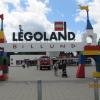 Wejście do parku Legoland w Billund.